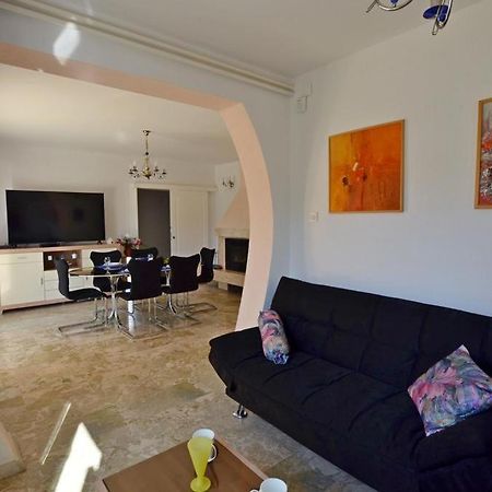 Villa Di Te Nema Pula Exteriör bild