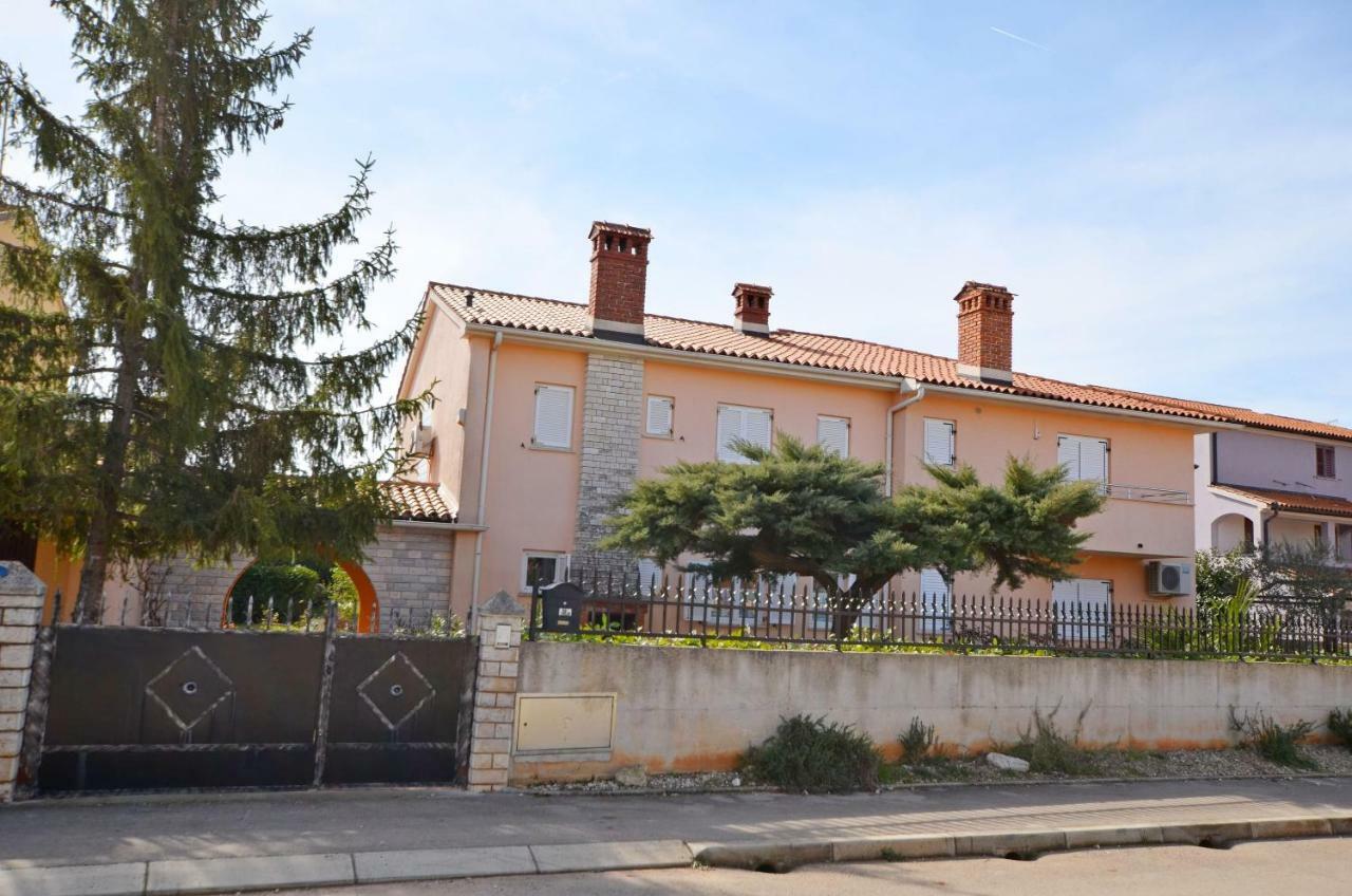 Villa Di Te Nema Pula Exteriör bild