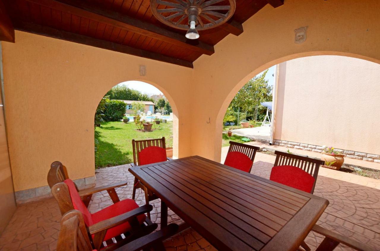 Villa Di Te Nema Pula Exteriör bild