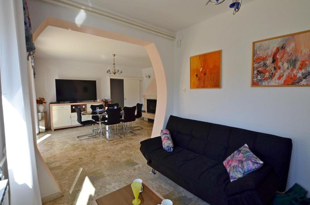 Villa Di Te Nema Pula Exteriör bild